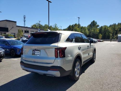 Ivory Silver 2026 Kia Sorento LX