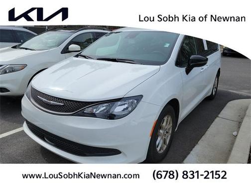 2025 Chrysler Voyager LX