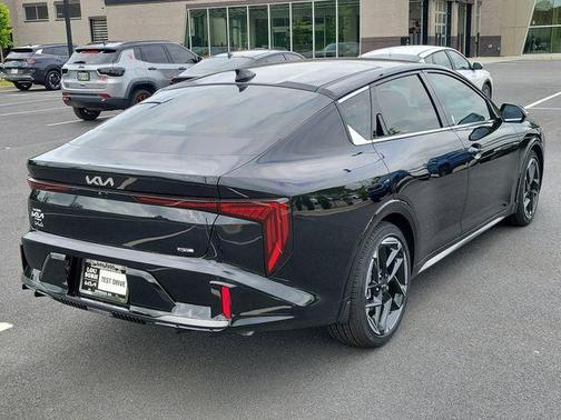 Aurora Black Pearl 2026 Kia K4 GT-LINE
