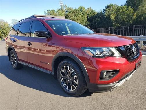2020 Nissan Pathfinder SV