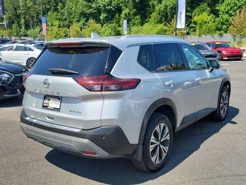 Brilliant Silver Metallic 2021 Nissan Rogue SV