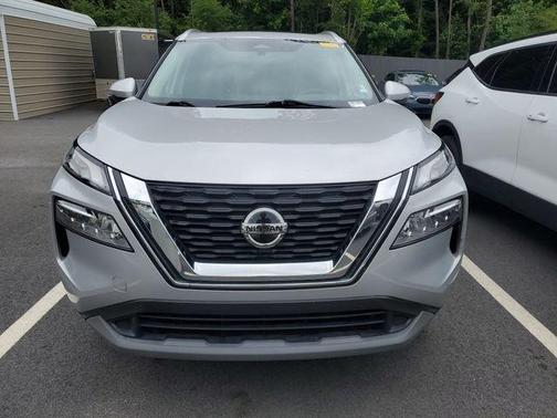 Brilliant Silver Metallic 2021 Nissan Rogue SV