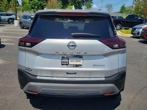 Brilliant Silver Metallic 2021 Nissan Rogue SV