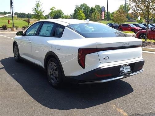 2025 Kia K4 LX