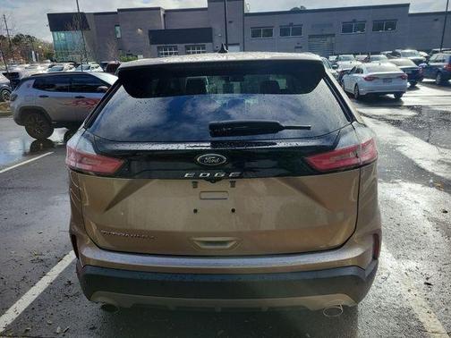 2021 Ford Edge Titanium
