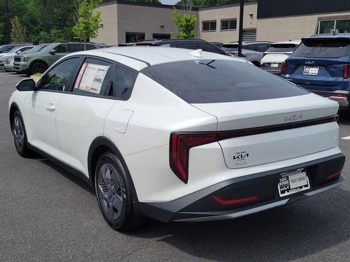 Snow White Pearl 2026 Kia K4 LX