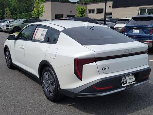 Snow White Pearl 2026 Kia K4 LX