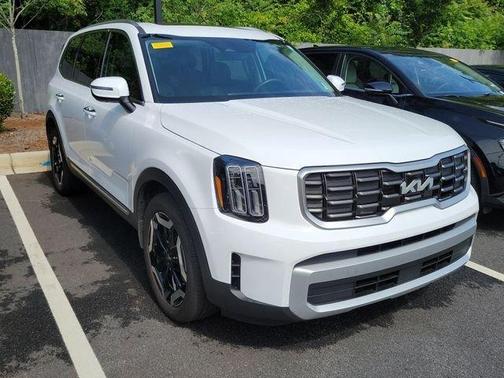 Glacial White Pearl 2025 Kia Telluride S