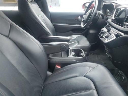 2020 Chrysler Pacifica Touring-L