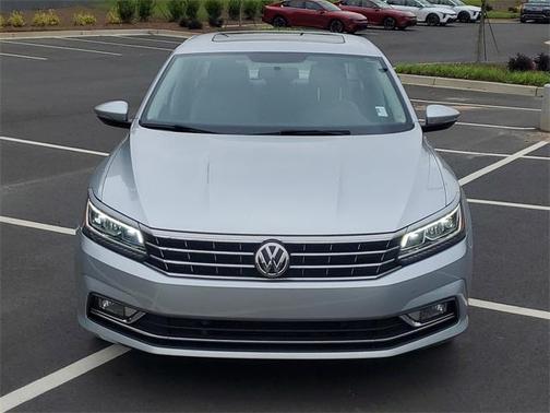 2018 Volkswagen Passat 2.0T SE