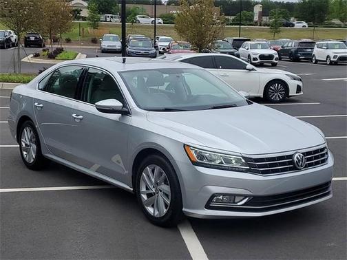 2018 Volkswagen Passat 2.0T SE