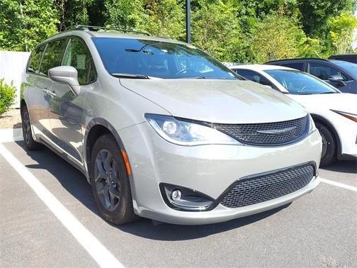 2020 Chrysler Pacifica Touring-L