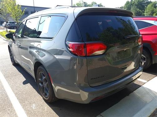2020 Chrysler Pacifica Touring-L