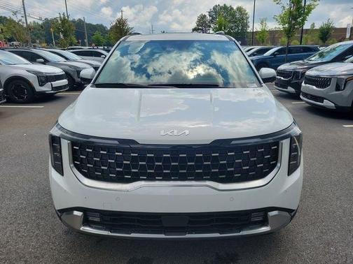Snow White Pearl 2026 Kia Carnival SX