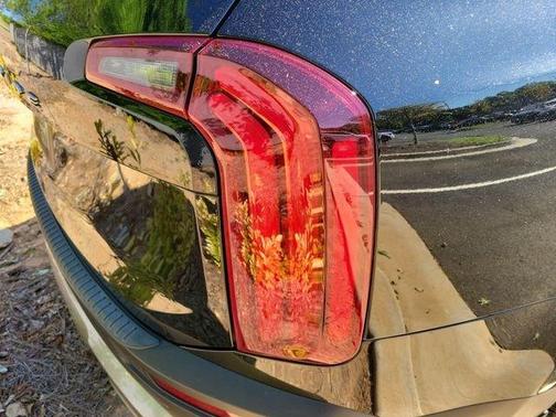 Ebony Black 2022 Kia Telluride SX