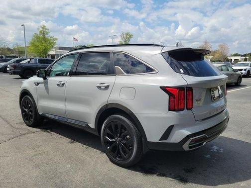 Wolf Gray 2022 Kia Sorento SX