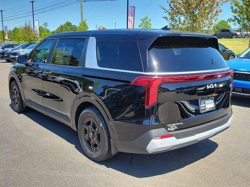Aurora Black Pearl 2026 Kia Carnival LXS