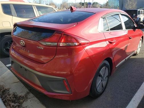 2022 Hyundai IONIQ Hybrid SE