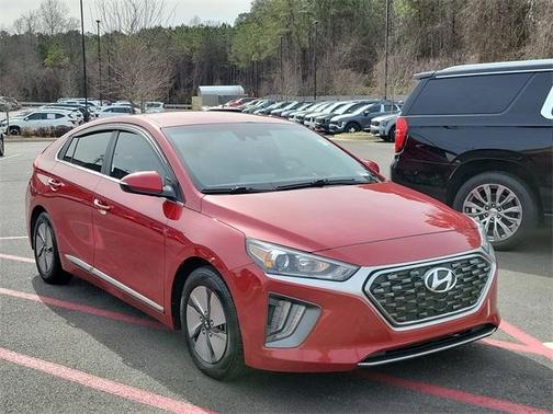 2022 Hyundai IONIQ Hybrid SE
