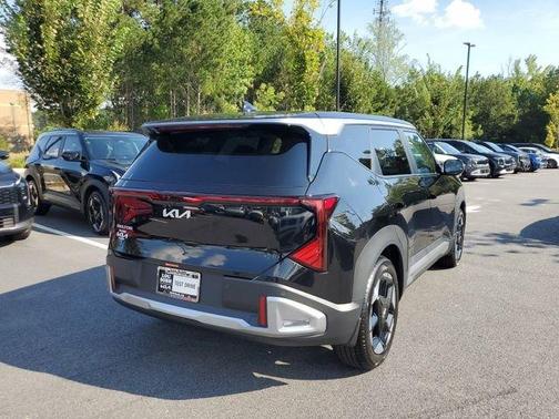 Aurora Black Pearl 2027 Kia Seltos S