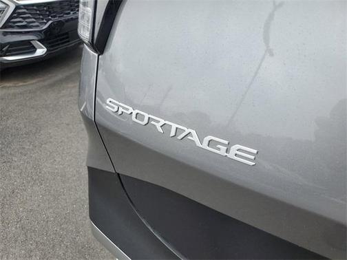 2025 Kia Sportage Hybrid LX