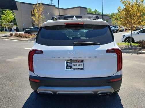 Glacial White Pearl 2022 Kia Telluride SX