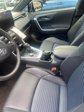 2025 Toyota RAV4 Hybrid XSE