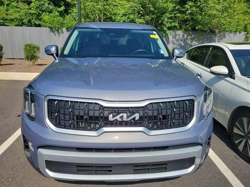 Everlasting Silver 2025 Kia Telluride LX