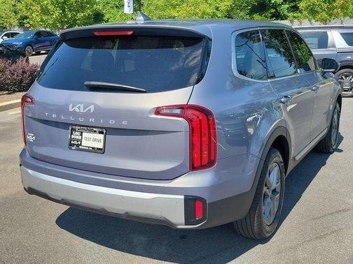Everlasting Silver 2025 Kia Telluride LX