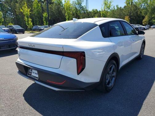 Snow White Pearl 2026 Kia K4 LXS