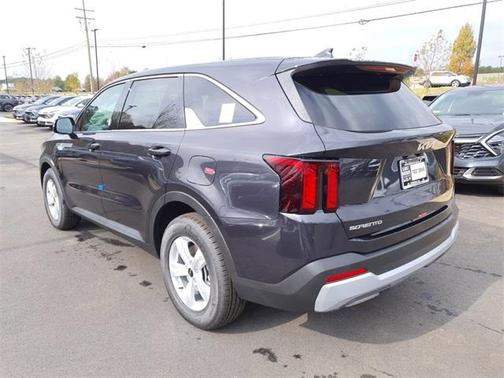 2025 Kia Sorento LX