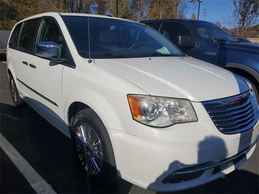 2011 Chrysler Town & Country Limited