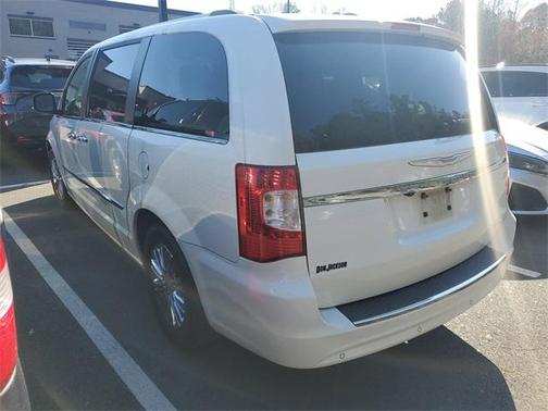 2011 Chrysler Town & Country Limited