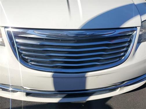 2011 Chrysler Town & Country Limited