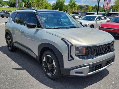 Ivory Silver 2027 Kia Seltos EX