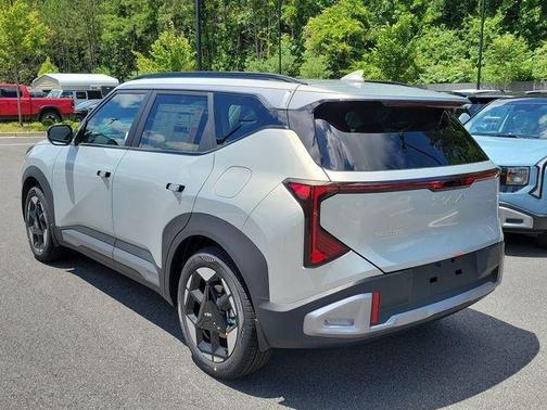 Ivory Silver 2027 Kia Seltos EX