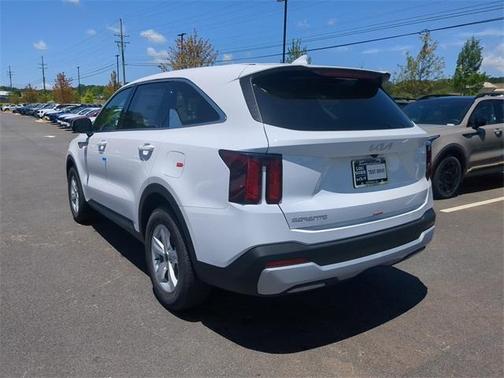 2025 Kia Sorento LX