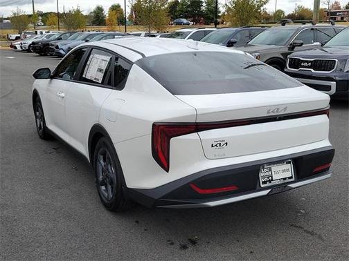 2025 Kia K4 LXS