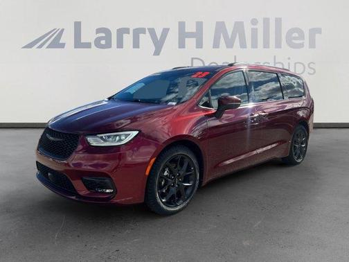 2023 Chrysler Pacifica Touring-L