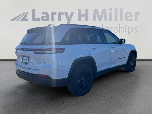 2024 Jeep Grand Cherokee Laredo