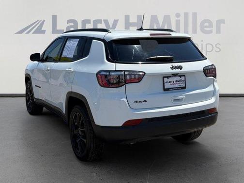 Bright White Clearcoat 2025 Jeep Compass Latitude