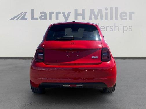 2024 FIAT 500e Base