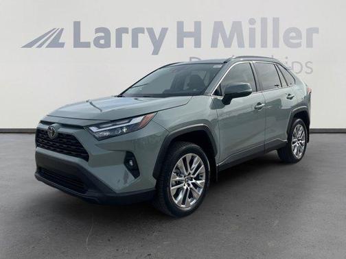 2022 Toyota RAV4 XLE Premium