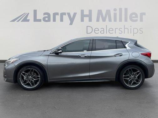 2017 INFINITI QX30 Sport