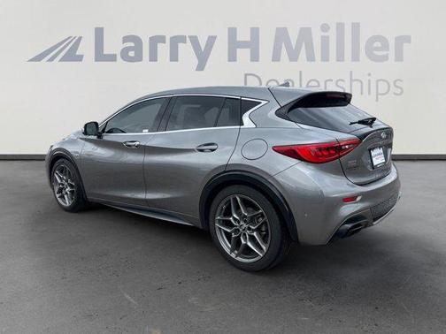 2017 INFINITI QX30 Sport