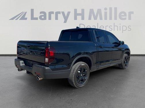 Crystal Black Pearl 2025 Honda Ridgeline Black Edition
