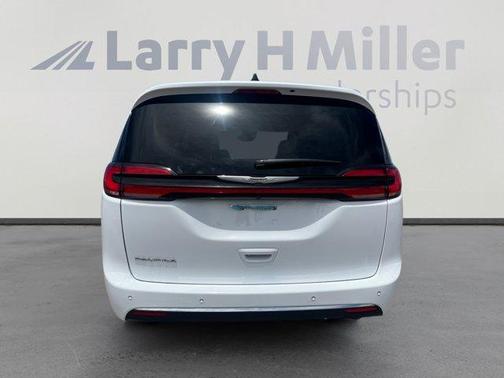 2024 Chrysler Pacifica Touring-L