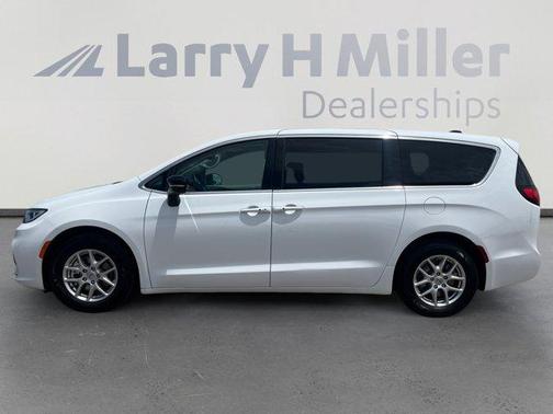 2024 Chrysler Pacifica Touring-L
