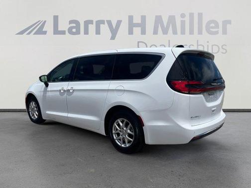 2024 Chrysler Pacifica Touring-L