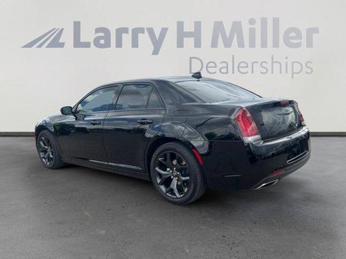 2021 Chrysler 300 Touring